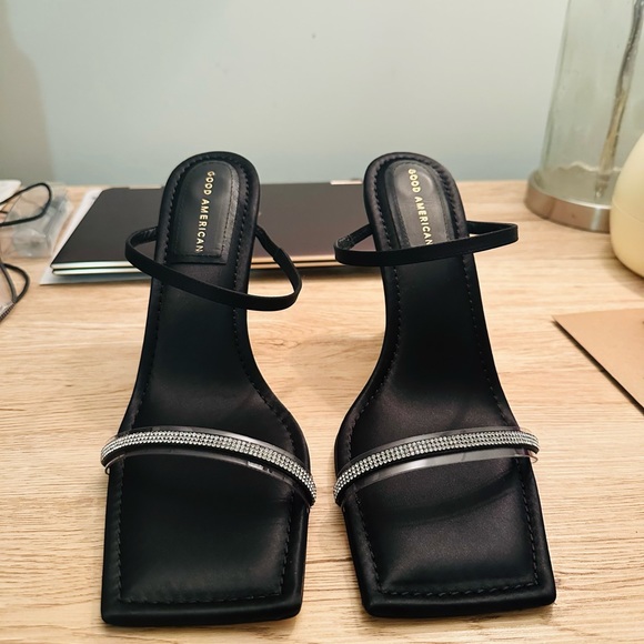 Good American Shine Kickstand Sandals - Picture 11 of 15